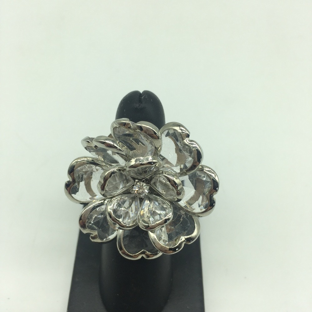 Silver Clear Petals Flower Statement Ring Adjusta… - image 2